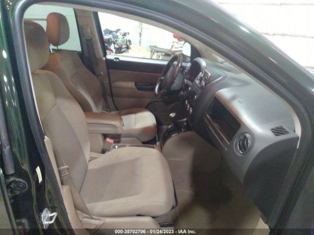 1J4NF1FB2AD675131 Jeep Compass Latitude