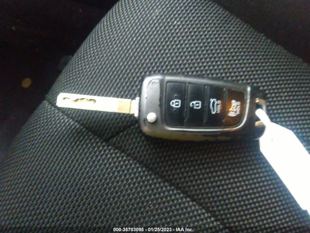 2021 HYUNDAI ELANTRA SE VIN: 5NPLL4AG4MH019201