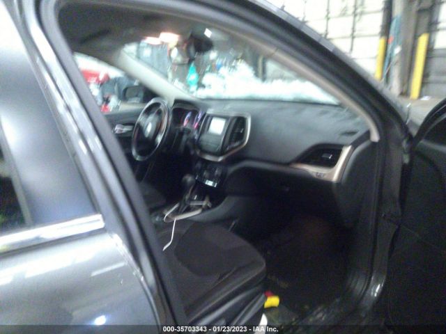 1C4PJMCBXFW738751 Jeep Cherokee Latitude