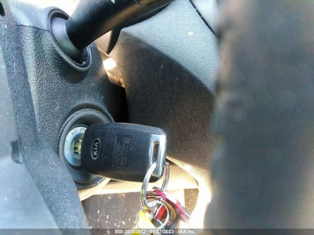 5XYPG4A39LG623111 KIA SORENTO LX