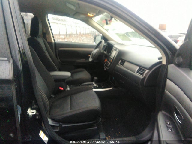 Mitsubishi Outlander 2018 JA4AD2A35JZ010656 Image 6