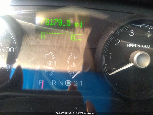 Lincoln Town Car Signature 2007 1LNHM81W97Y618787 Image 8