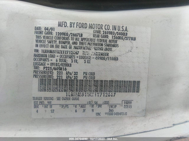 Lincoln Town Car Executive 2001 1LNHM81WX1Y712667 Image 10