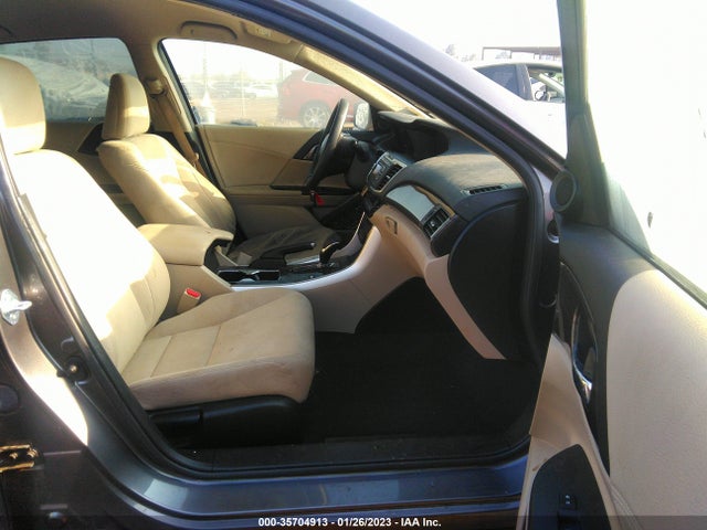 2017 Honda Accord, VIN: JHMCR6F37HC003235