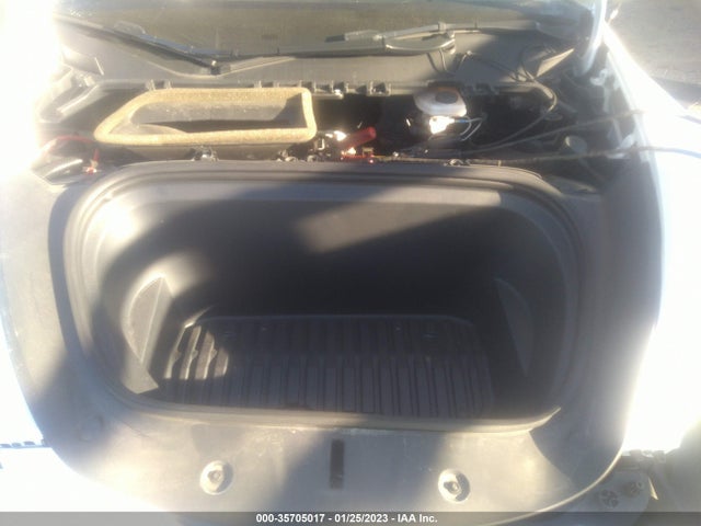 Tesla Model Y Long Range 2021 5YJYGDEE4MF095633 Image 10