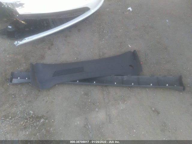 Tesla Model Y Long Range 2021 5YJYGDEE4MF095633 Image 11