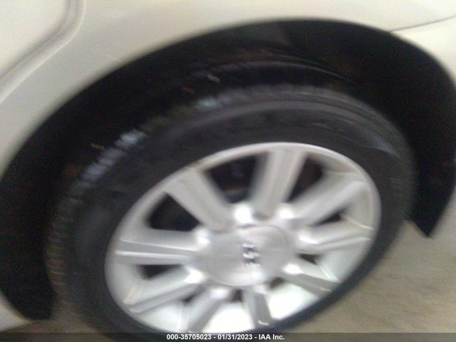 Lincoln MKZ 2010 3LNHL2GC7AR647563 Image 5