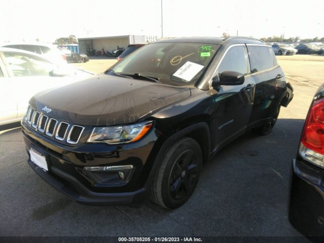3C4NJCBB2JT466598 Jeep Compass Latitude