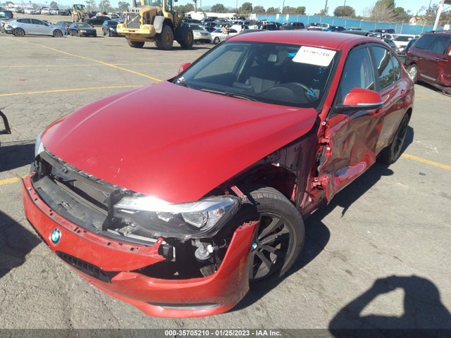 BMW 3 Series 320i 2016 WBA8E1G56GNT99261 Image 2