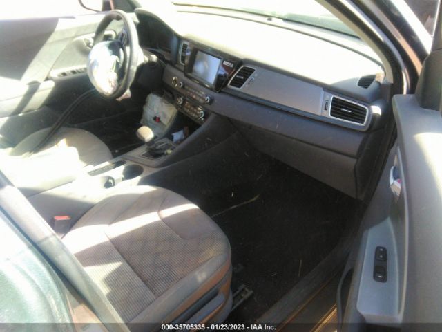 KNDCB3LC7H5085237 KIA NIRO LX