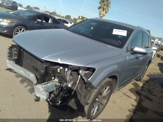 Audi Q7 Premium Plus 2018 WA1LHAF76JD020662 Image 2
