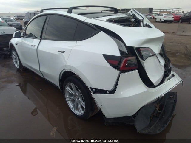 Tesla Model Y 2021 5YJYGDEE4MF273671 Image 4