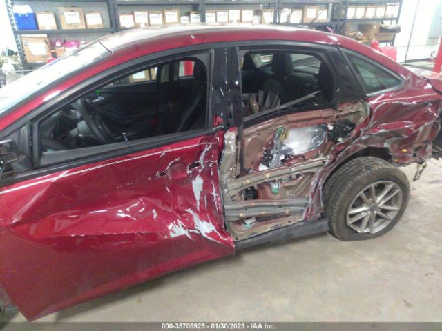 1FADP3F26GL207742 Ford FOCUS SE