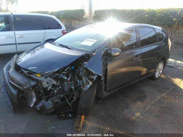 Toyota Prius V Two/three/five 2014 JTDZN3EU1E3322173 Image 2