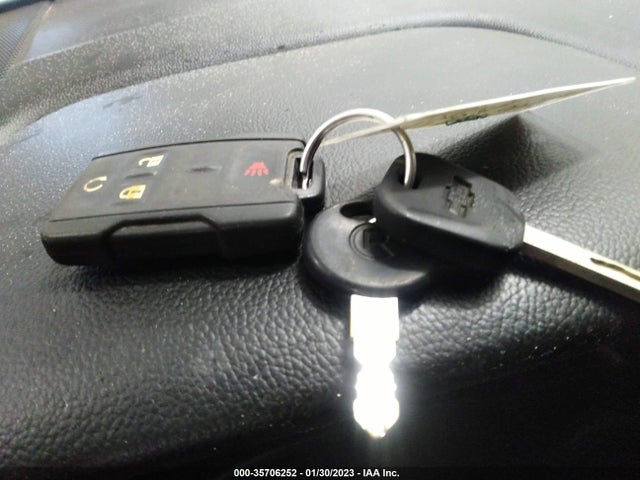 Chevrolet Silverado 1500 Lt 2018 3GCUKREC7JG339614 Image 3