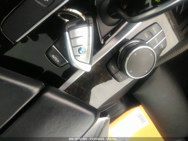 2018 BMW 5 Series, VIN: WBAJA7C52JWC76308
