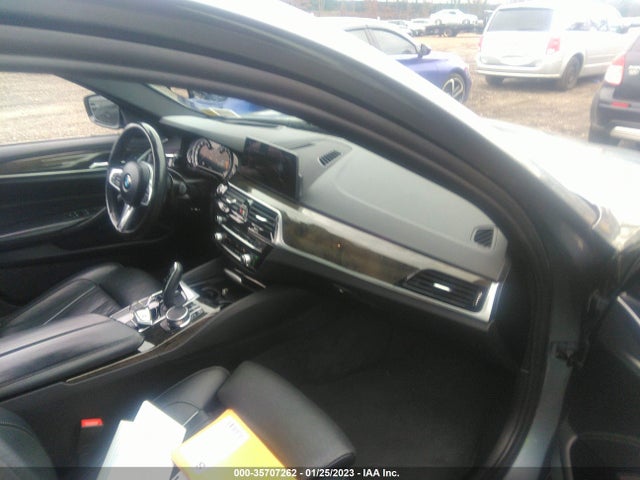 2018 BMW 5 Series, VIN: WBAJA7C52JWC76308