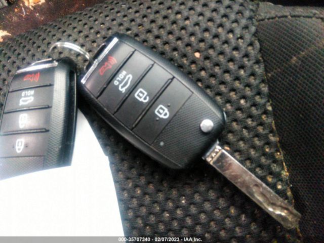 5XXGT4L35KG330768 KIA Optima Lx