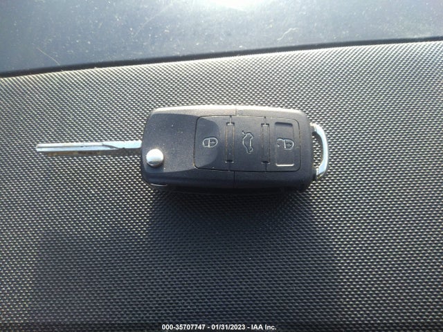 Volkswagen New Beetle 2000 3VWCF21C2YM439027 Image 3