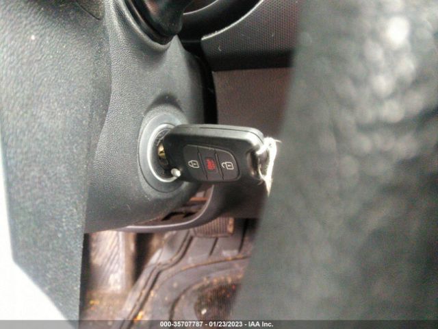 KNDJT2A29B7332357 KIA SOUL +
