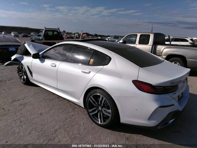 BMW 8 Series 840i 2022 WBAGV4C02NCG91072 Image 4