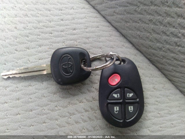 2014 TOYOTA SIENNA LE VIN: 5TDKK3DC0ES423027