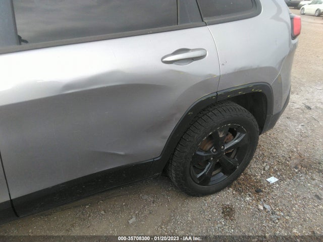2018 Jeep Cherokee, VIN: 1C4PJLCB5JD542425