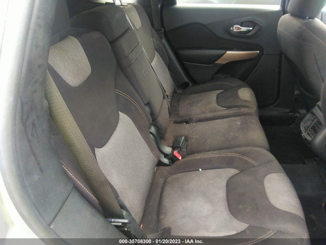 2018 Jeep Cherokee, VIN: 1C4PJLCB5JD542425