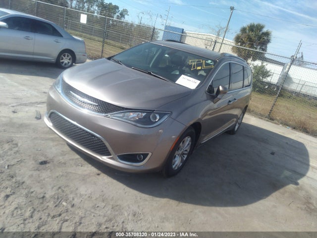 Chrysler Pacifica Touring L 2018 2C4RC1BG5JR148974 Image 2