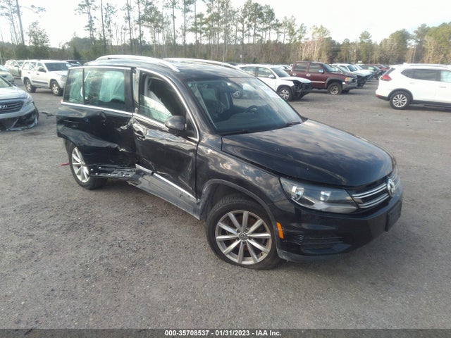2017 Volkswagen Tiguan, VIN: WVGRV7AX1HK005085