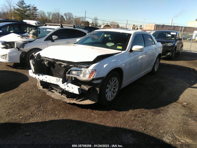 Chrysler 300 2014 2C3CCAAG5EH176054 Image 2