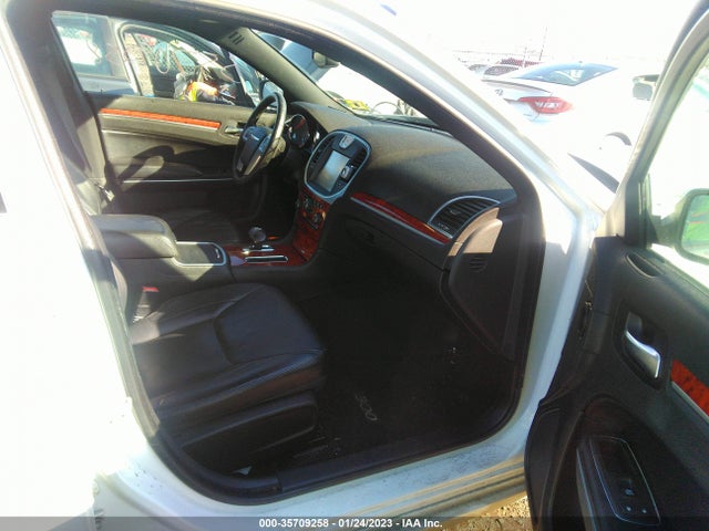 Chrysler 300 2014 2C3CCAAG5EH176054 Image 5