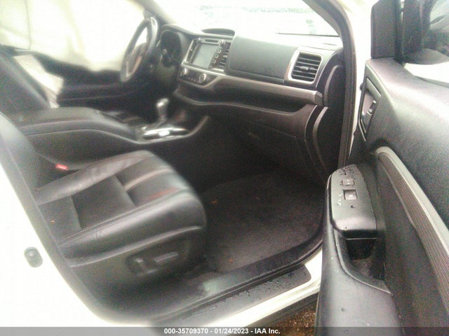 2017 Toyota Highlander, VIN: 5TDKZRFH3HS194578