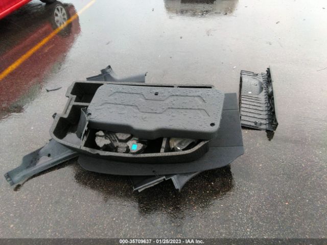 KNDJT2A25B7210899 KIA SOUL +