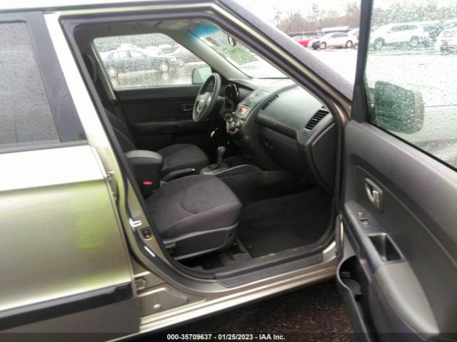 KNDJT2A25B7210899 KIA SOUL +