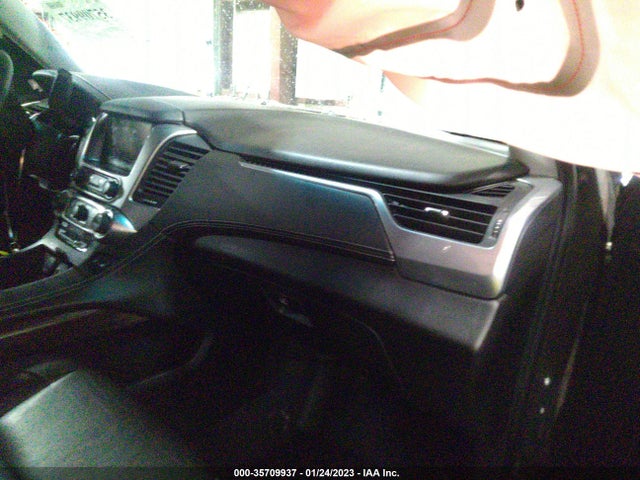 2017 Chevrolet Suburban, VIN: 1GNSKHKCXHR361405