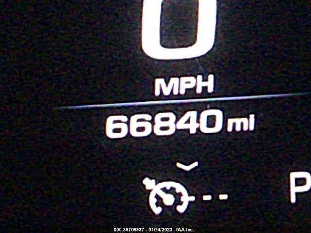 2017 Chevrolet Suburban, VIN: 1GNSKHKCXHR361405