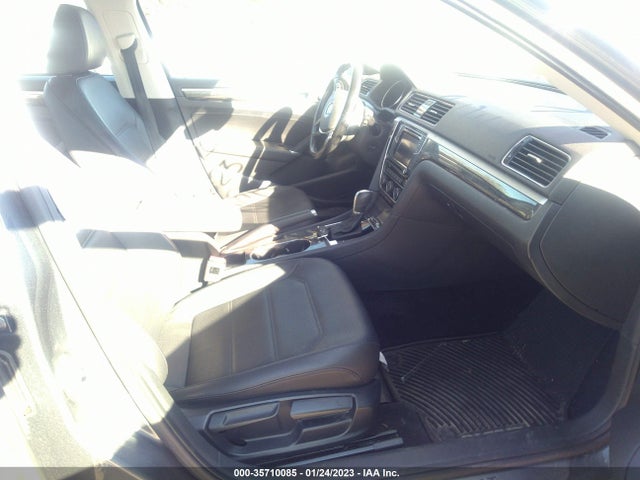 2018 Volkswagen Passat, VIN: 1VWBA7A31JC029950