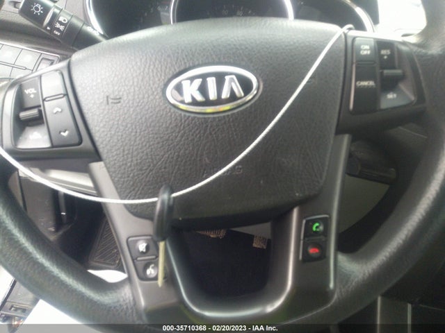 2013 KIA SORENTO LX VIN: 5XYKT4A11DG329563