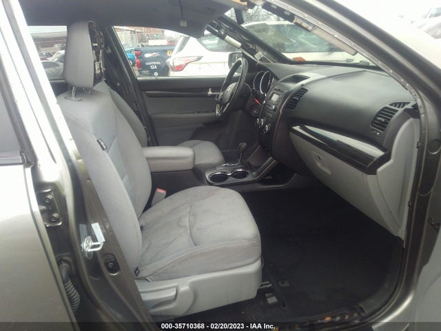 2013 KIA SORENTO LX VIN: 5XYKT4A11DG329563