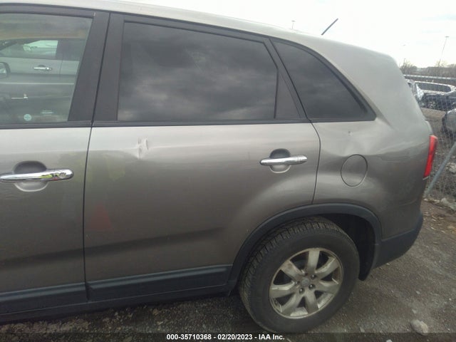 2013 KIA SORENTO LX VIN: 5XYKT4A11DG329563