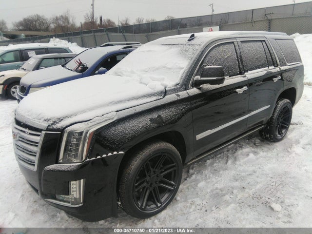 Cadillac Escalade Platinum 2018 1GYS4DKJ3JR395017 Image 2