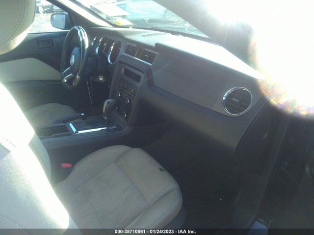 2013 FORD MUSTANG V6 VIN: 1ZVBP8EM5D5250435