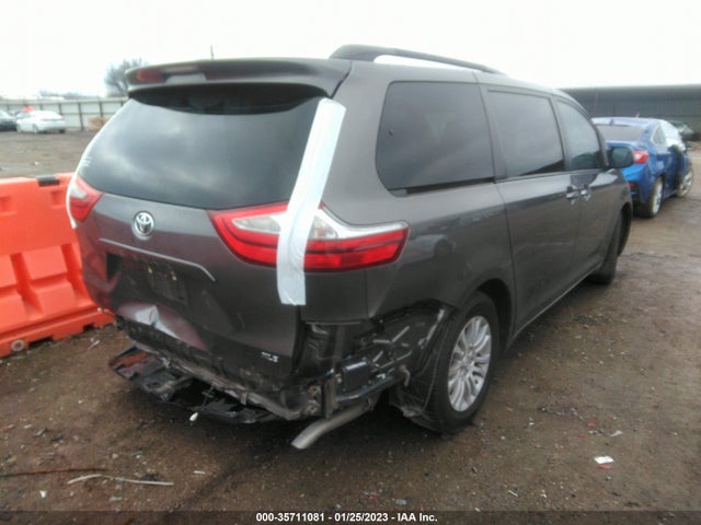 2017 Toyota Sienna, VIN: 5TDYZ3DC2HS796922