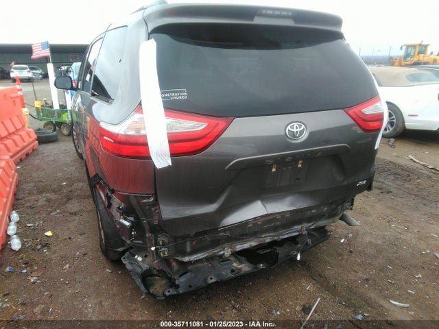 2017 Toyota Sienna, VIN: 5TDYZ3DC2HS796922