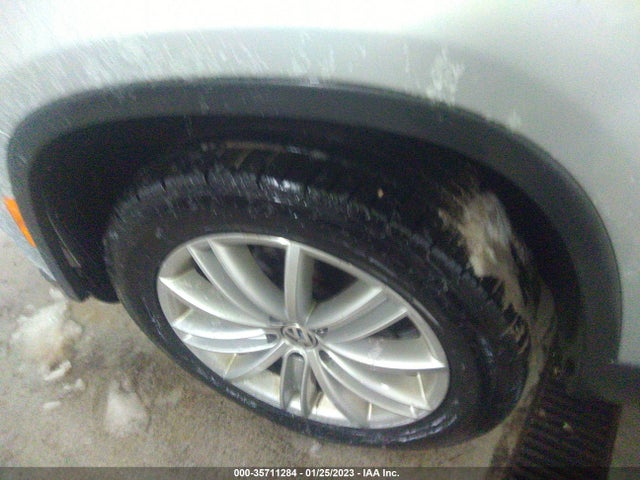 2012 VOLKSWAGEN TIGUAN SE W/SUNROOF & NAV VIN: WVGAV7AX9CW602869