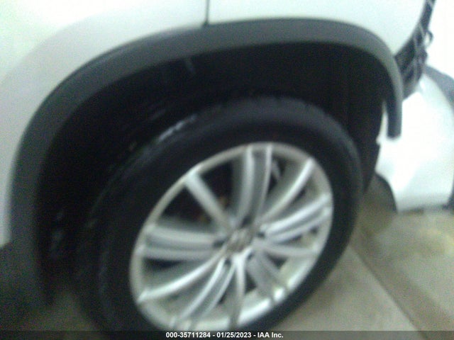 2012 VOLKSWAGEN TIGUAN SE W/SUNROOF & NAV VIN: WVGAV7AX9CW602869