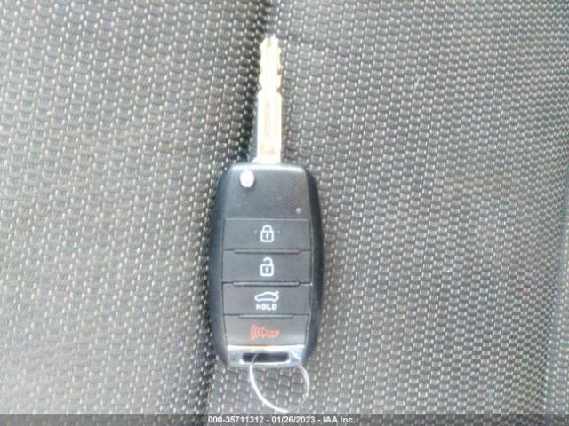 3KPFK4A78HE084000 KIA FORTE LX