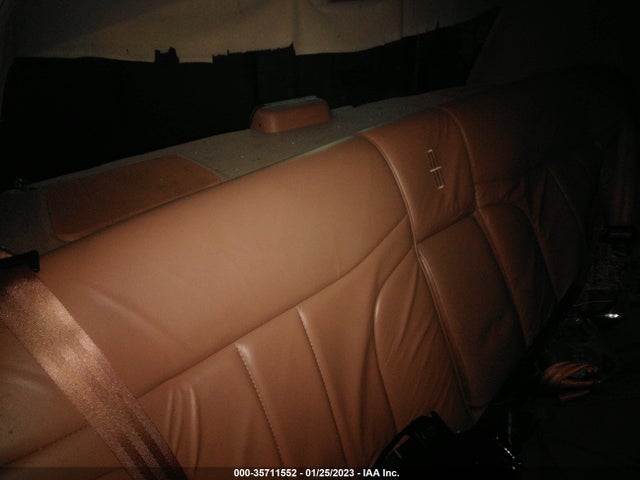 1994 LINCOLN TOWN CAR SIGNATURE/TOURNAMENT VIN: 1LNLM82W8RY621806