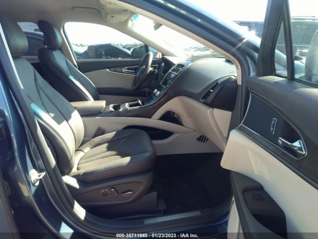2LMPJ6K94KBL12592 Lincoln Nautilus Select